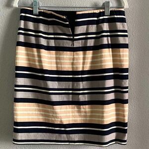 ANN TAYLOR Straight Striped Pencil Skirt  Zipper Back Size 6P